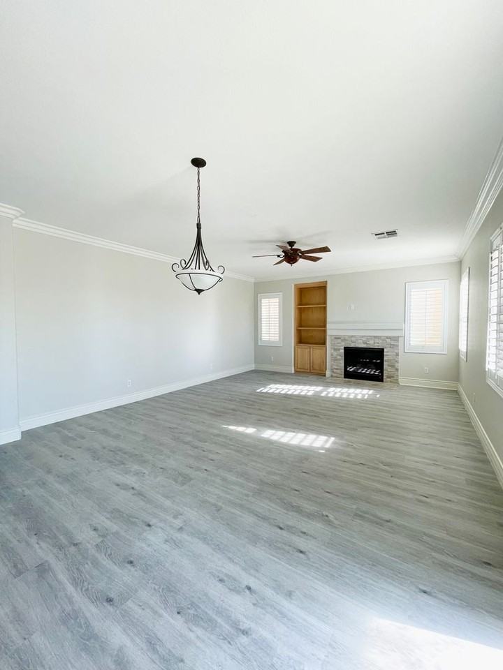 33 Tall Ruff Dr - Photo 3 of 33