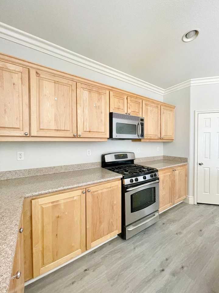 33 Tall Ruff Dr - Photo 5 of 33