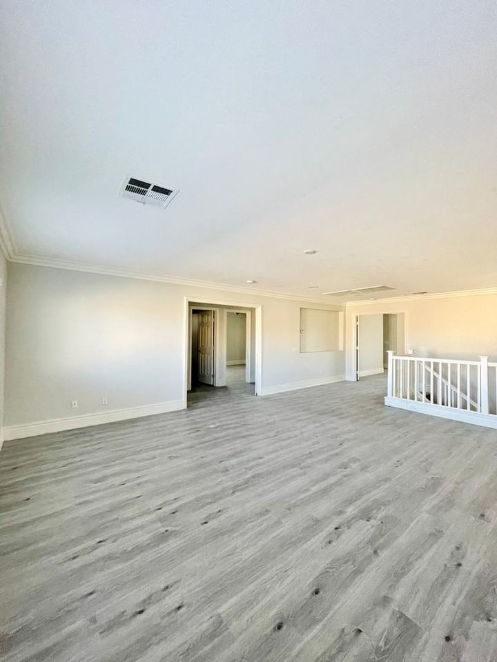 33 Tall Ruff Dr - Photo 6 of 33