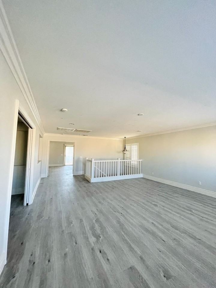 33 Tall Ruff Dr - Photo 7 of 33