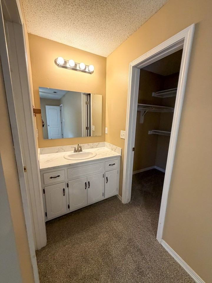 115 Springwood Cir - Photo 3 of 15