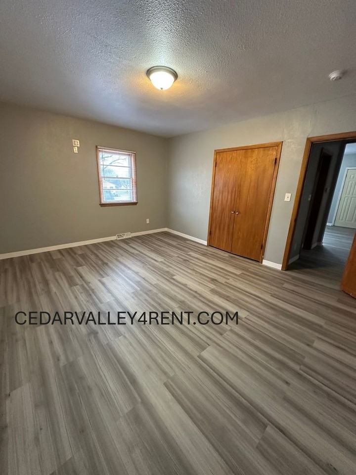 1821 Forest Ave - Photo 6 of 8