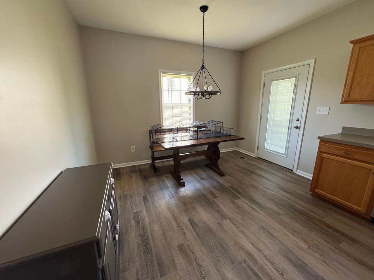 5961 Hines Cir - Photo 4 of 11