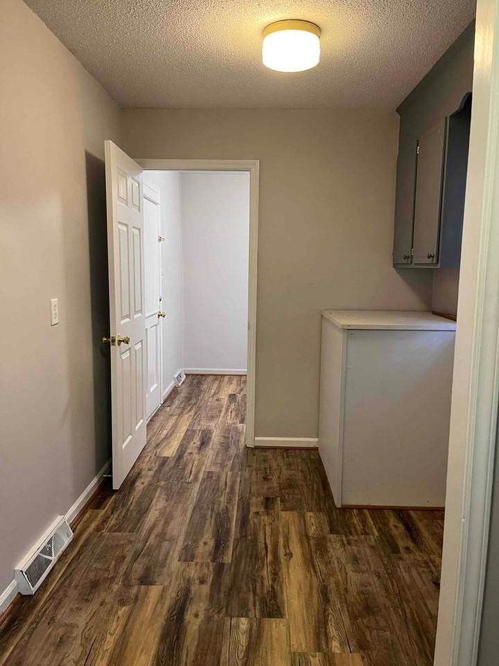 2602 Caroline St - Photo 4 of 30