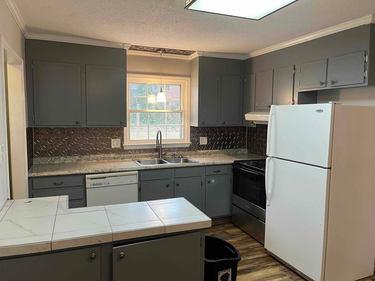 2602 Caroline St - Photo 5 of 30