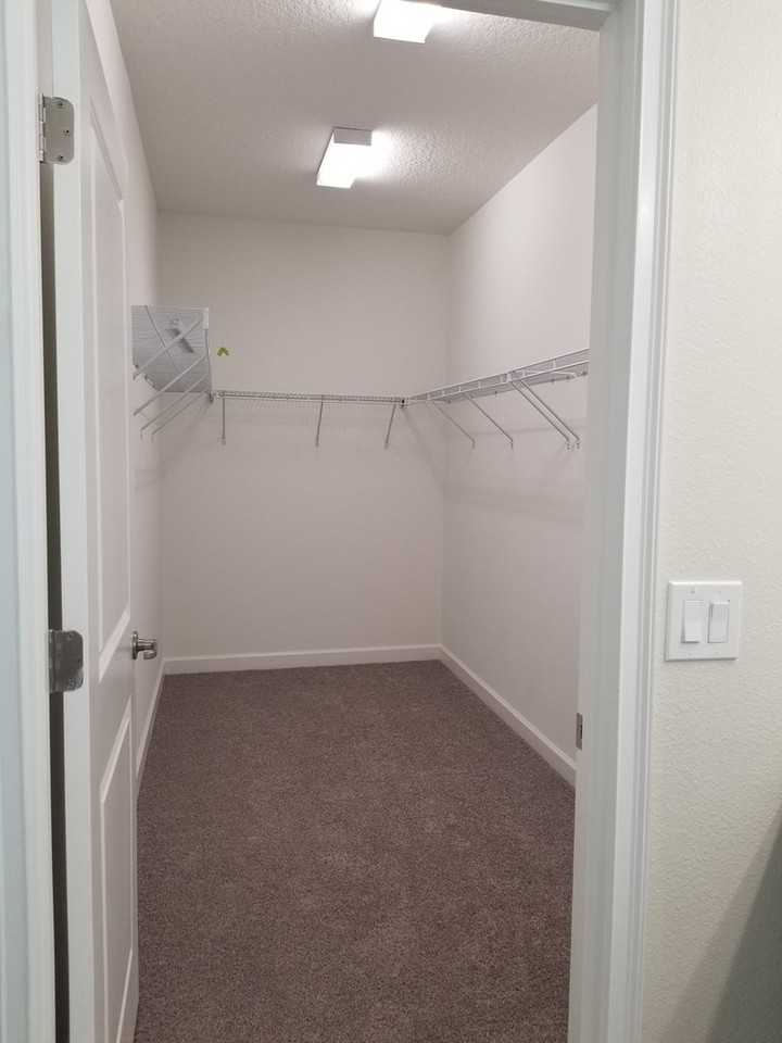 10028 Lovegrass Ln - Photo 7 of 13