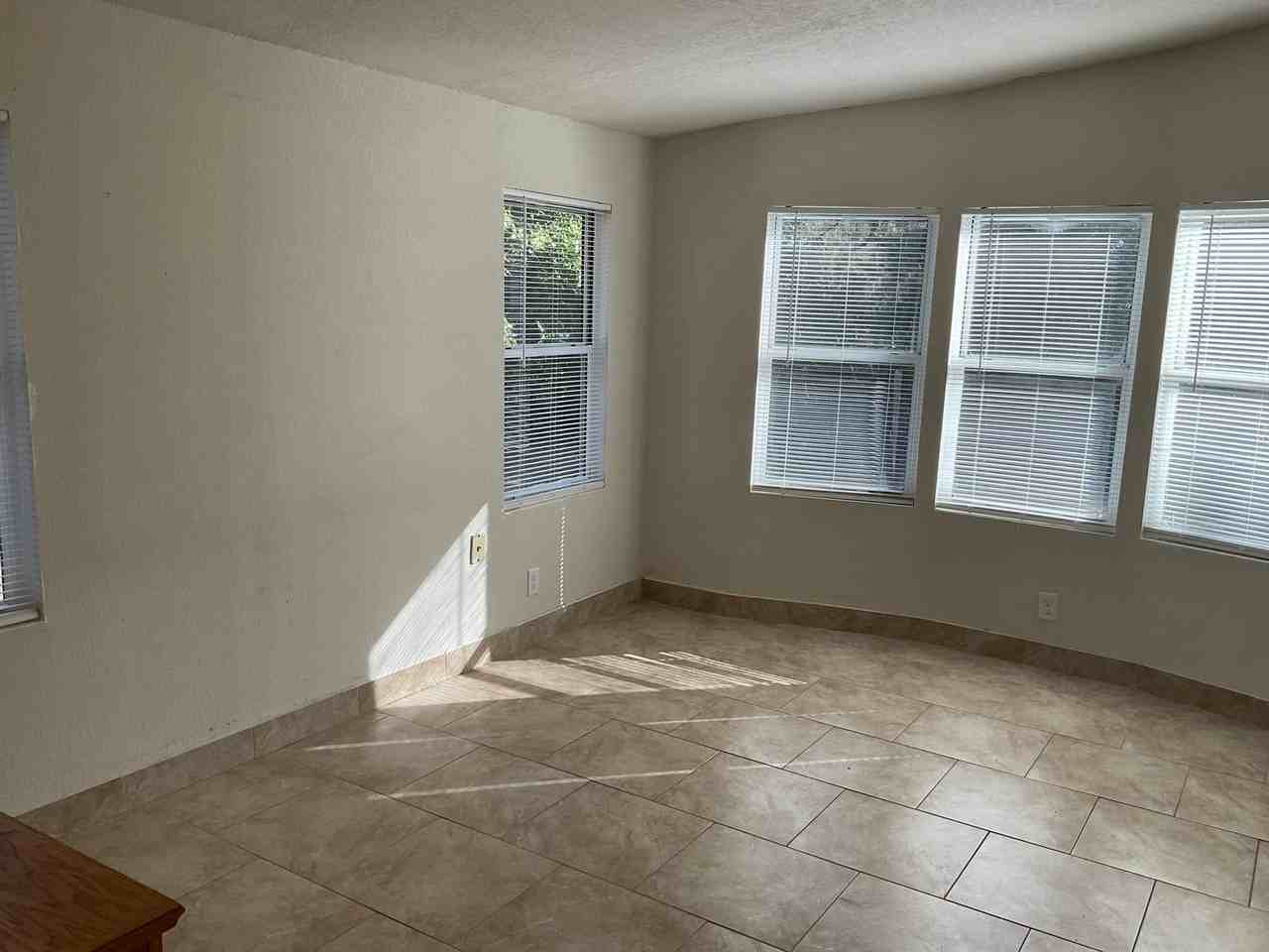 39211 Coot Dr - Photo 7 of 27