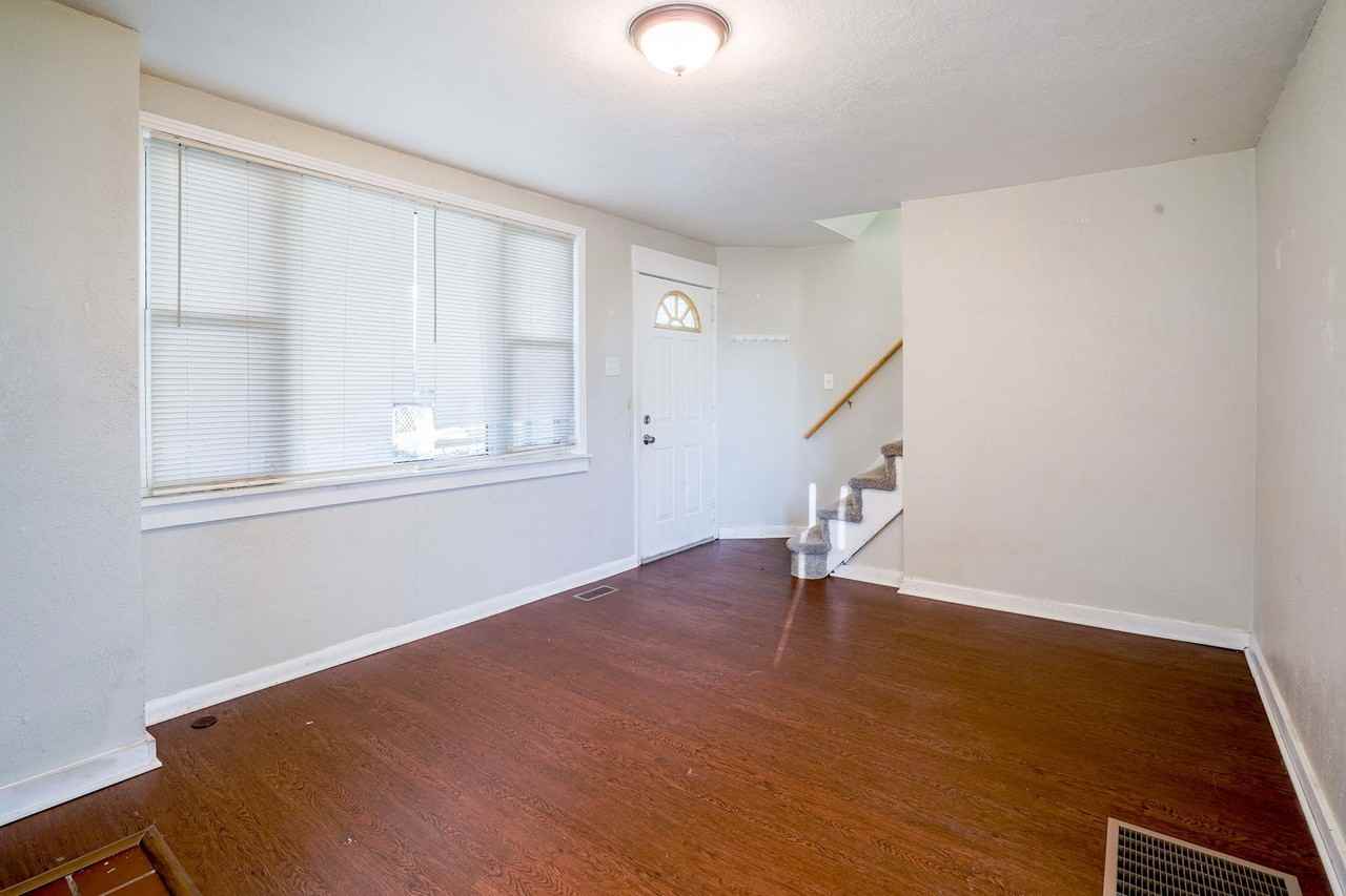 113 Bangor St - Photo 6 of 20