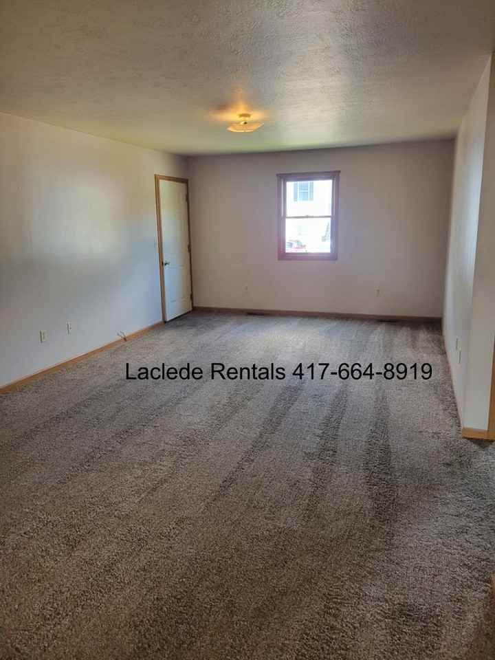 736 Parkhurst Dr - Photo 2 of 6