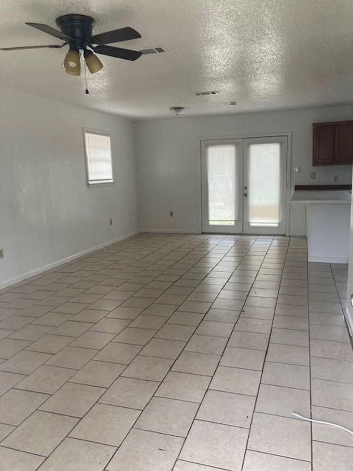 403 N Wilson Blvd - Photo 3 of 11