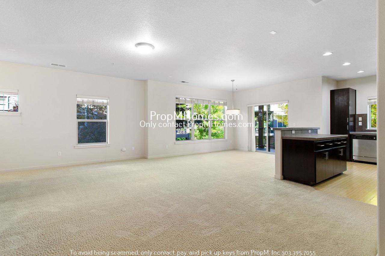 610 Ne Garswood Ln - Photo 5 of 19