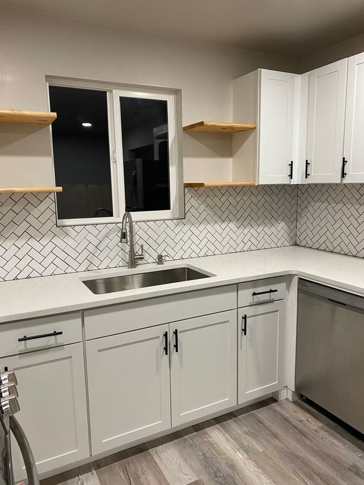 807 E Euclid Ave - Photo 4 of 15