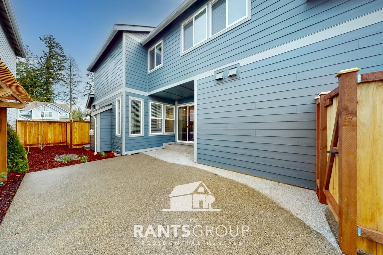 9013 Priscilla Dr Se - Photo 6 of 35