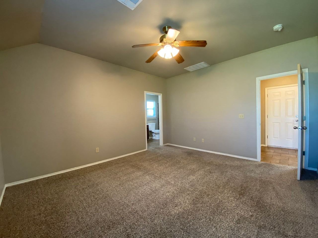 13645 Bradbury Ln - Photo 7 of 17