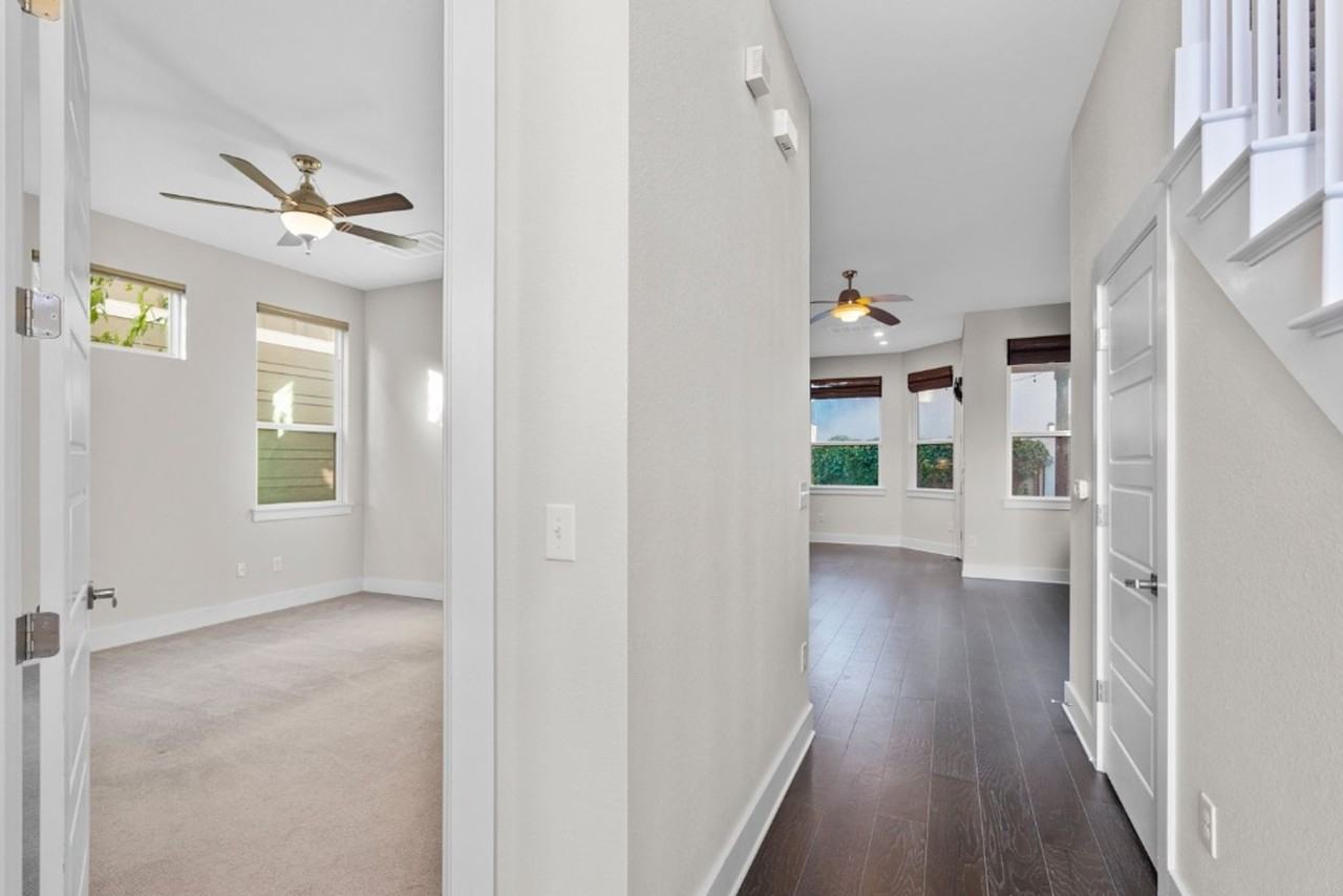 1004 Banyon St - Photo 5 of 33