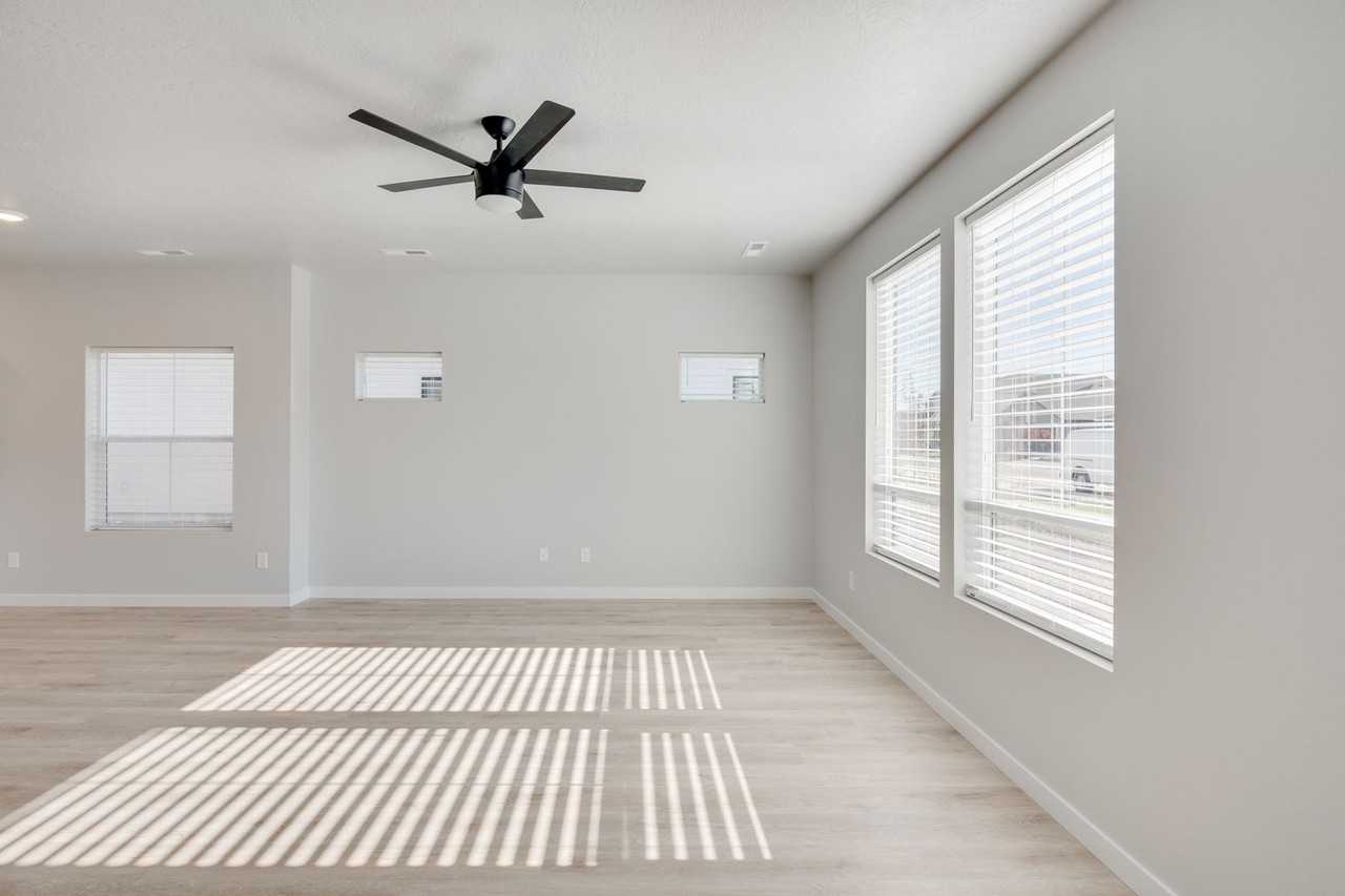 320 S Baraya Way - Photo 3 of 24