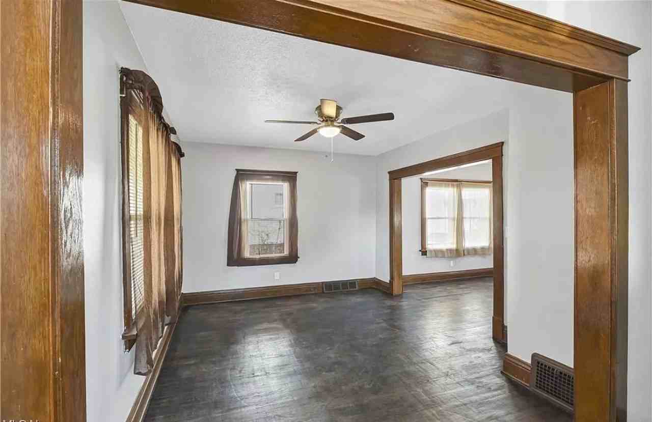 3514 Schiller Ave - Photo 2 of 26