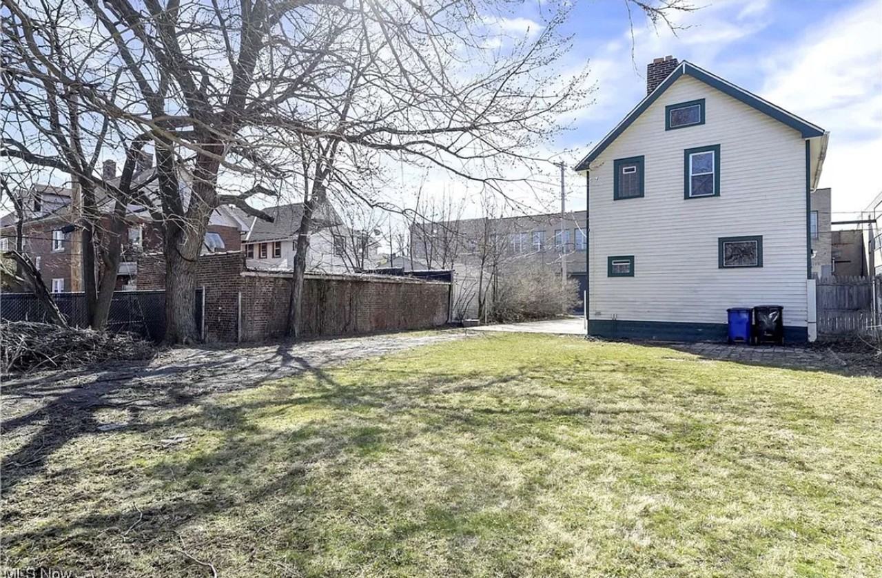 3514 Schiller Ave - Photo 5 of 26