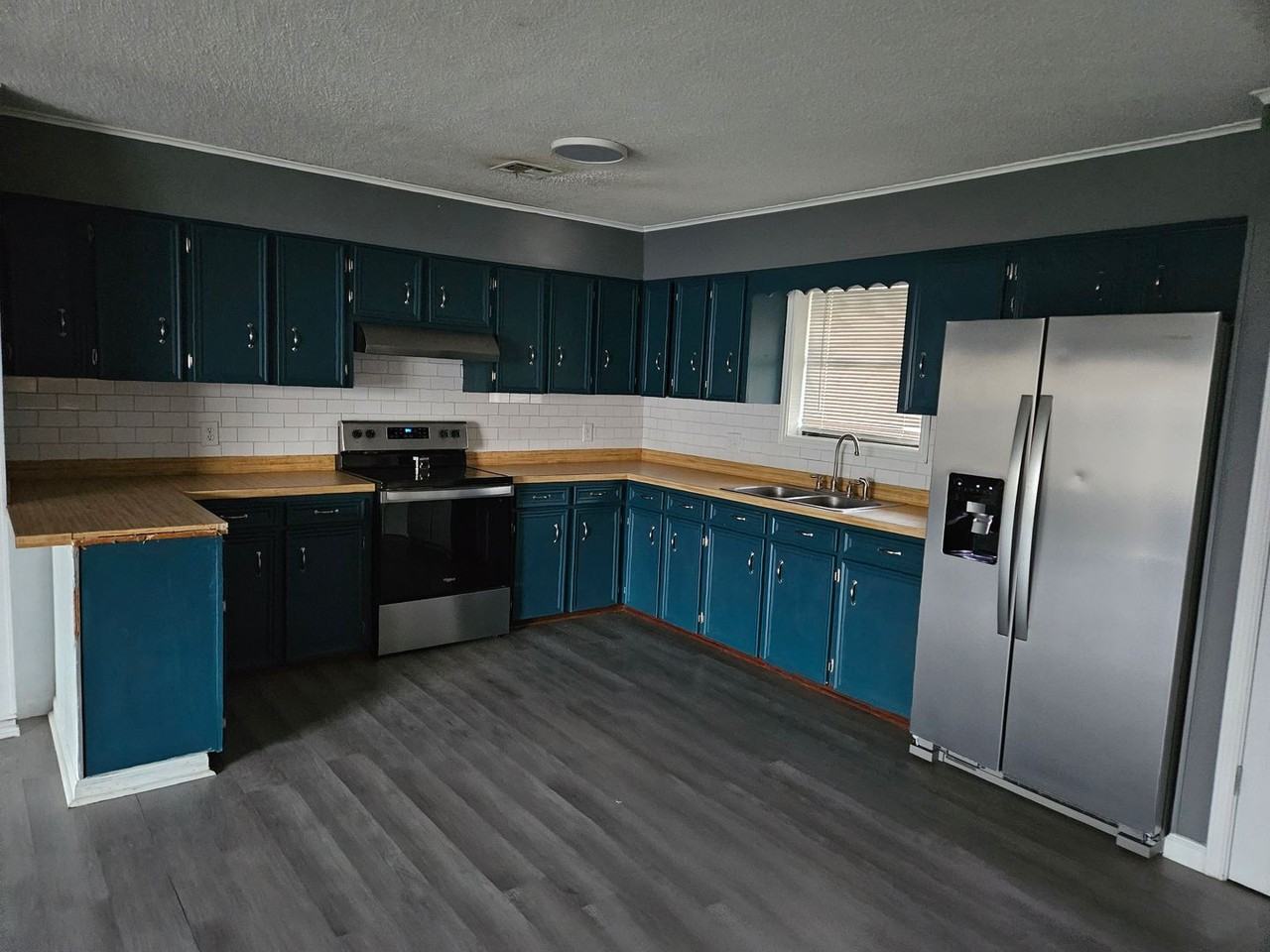 318 L Dubois Rd - Photo 2 of 5