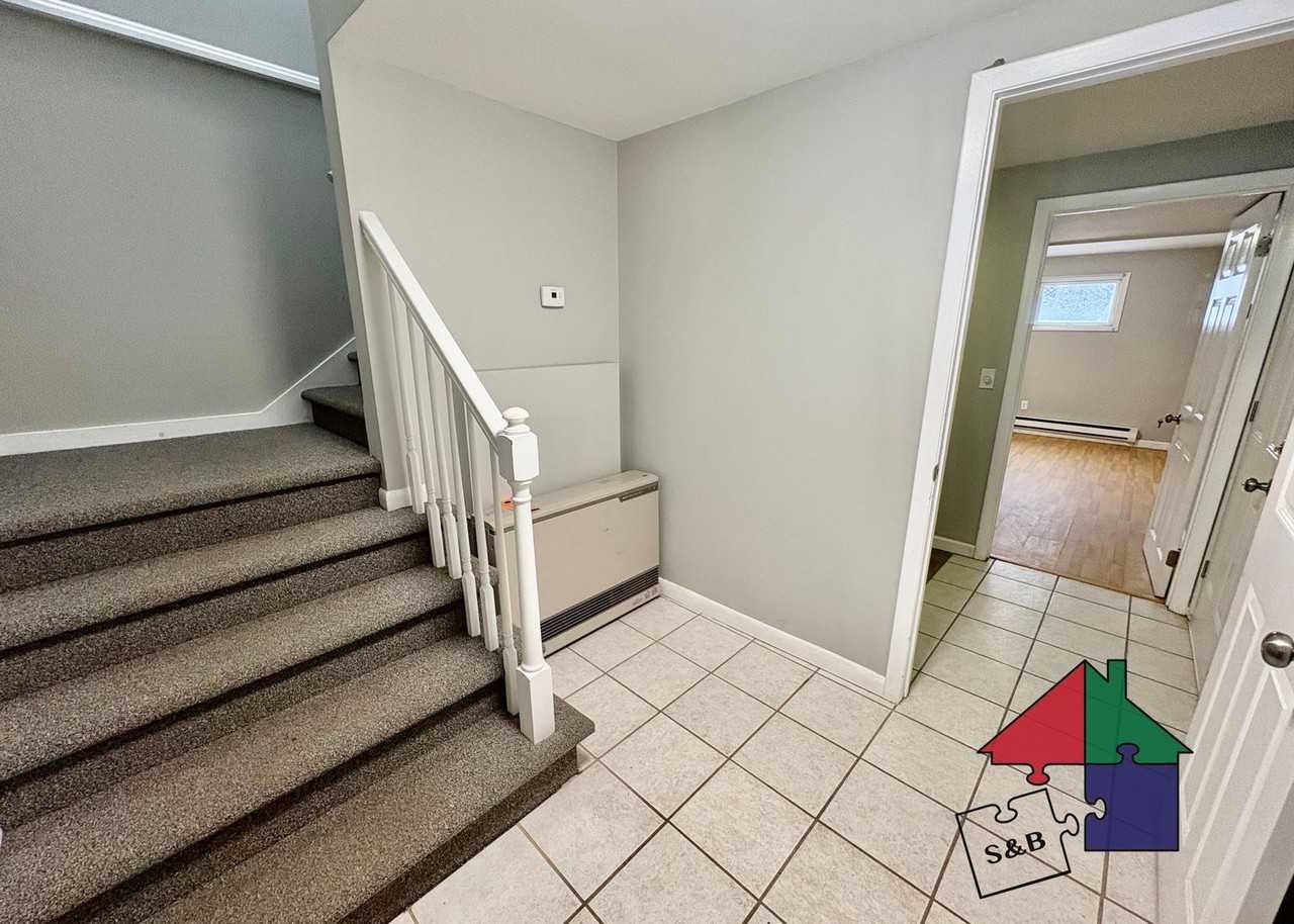 156 Martindale Rd - Photo 4 of 33