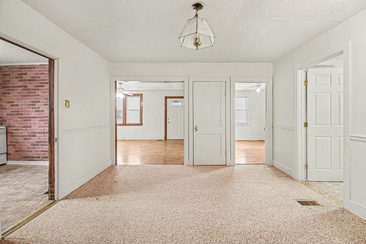 102 Fairfield St - Photo 6 of 24