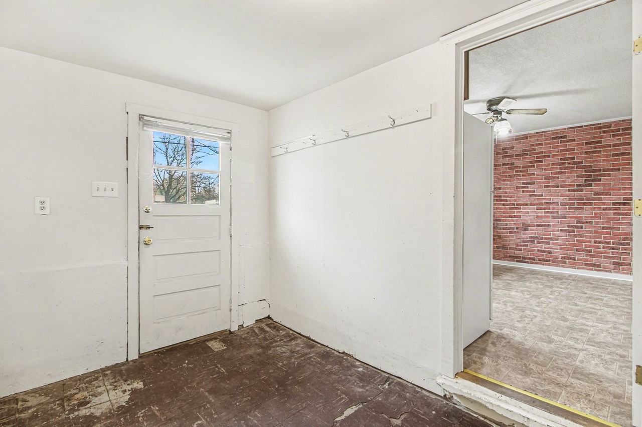 102 Fairfield St - Photo 7 of 24