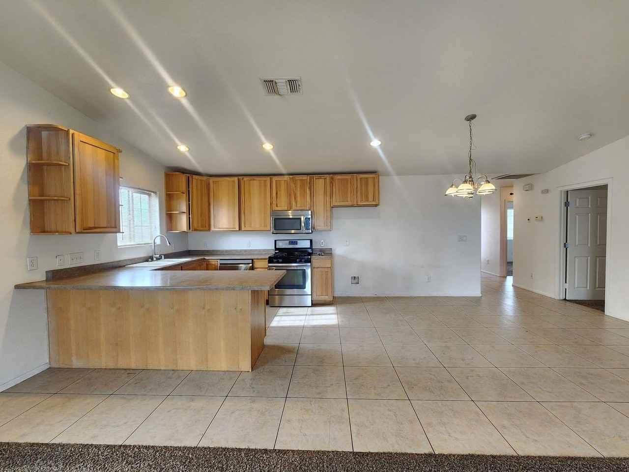 6087 Daisy Ave - Photo 5 of 17