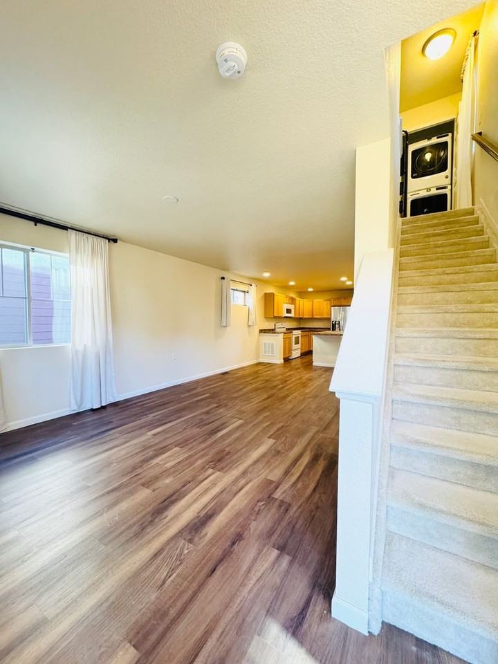 203 Cardinal Way - Photo 3 of 24