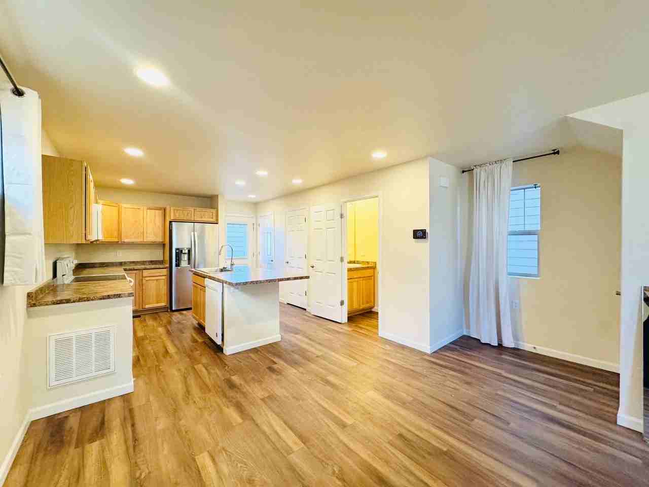 203 Cardinal Way - Photo 4 of 24