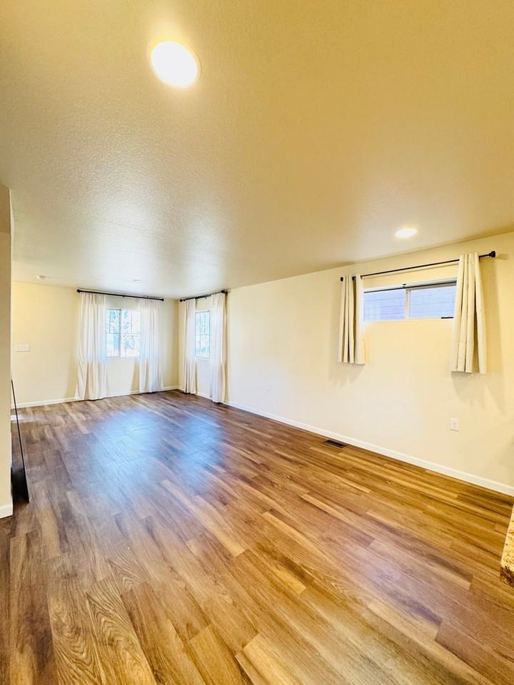 203 Cardinal Way - Photo 7 of 24