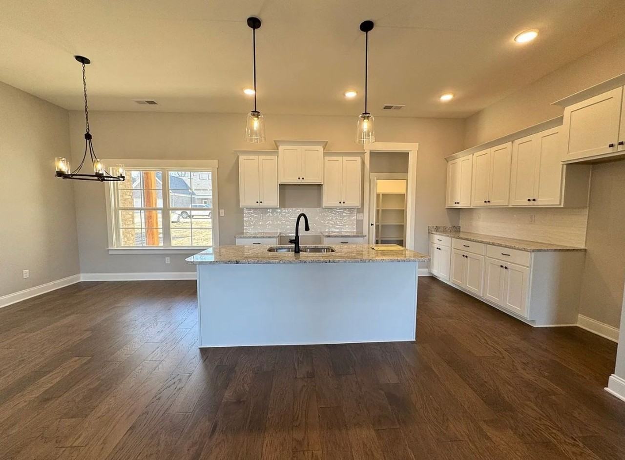 7296 Crosswinds Blvd - Photo 4 of 12