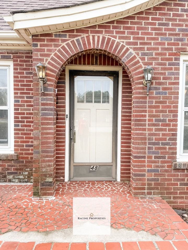 48 E Main St - Photo 3 of 33