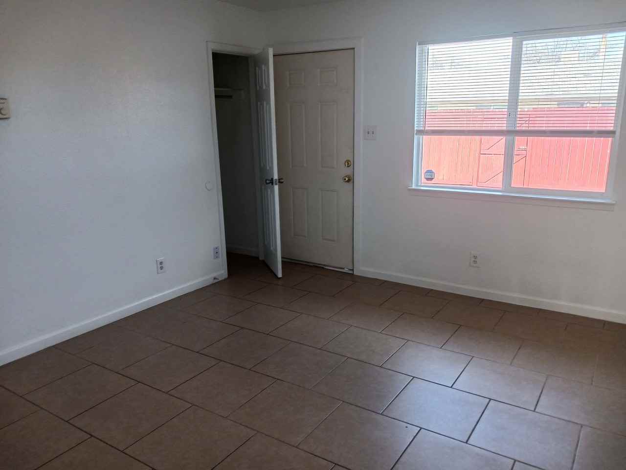 3217 Wellesley Ct Ne - Photo 5 of 14