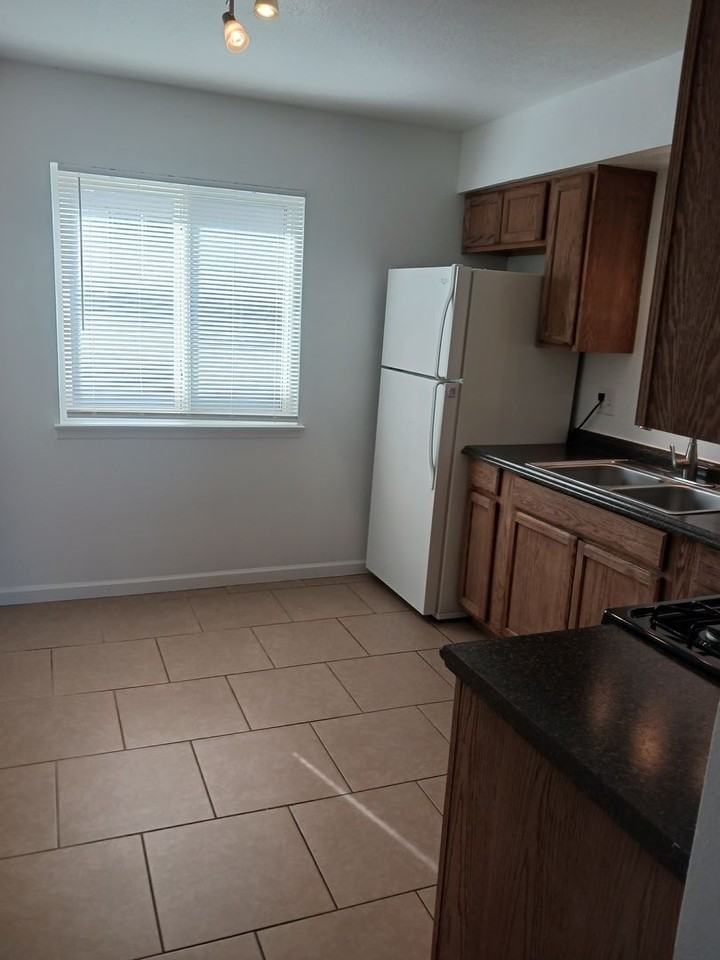 3217 Wellesley Ct Ne - Photo 6 of 14