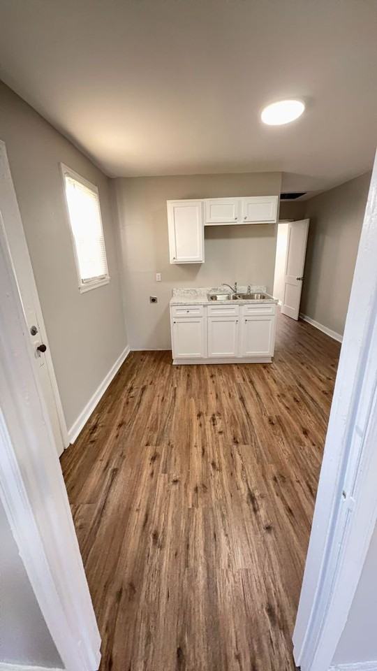 2255 Marble Ave - Photo 5 of 8