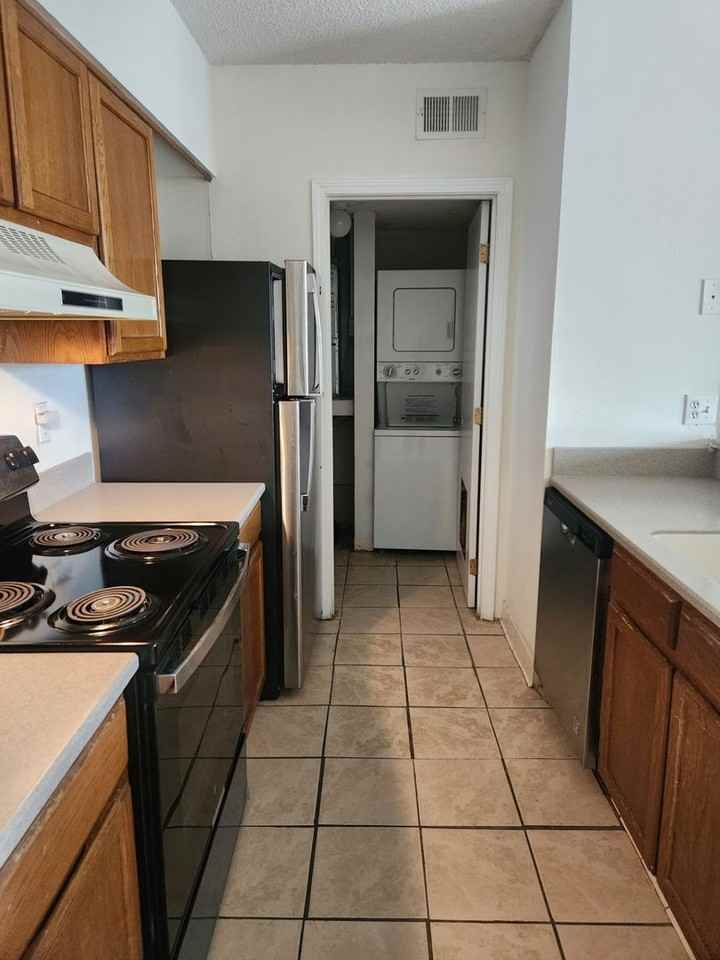 2009 Greene St #207 - Photo 2 of 8