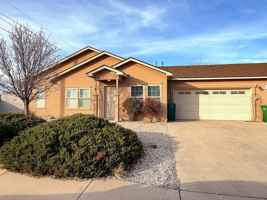 featured image of 2000 E Arbors Ave