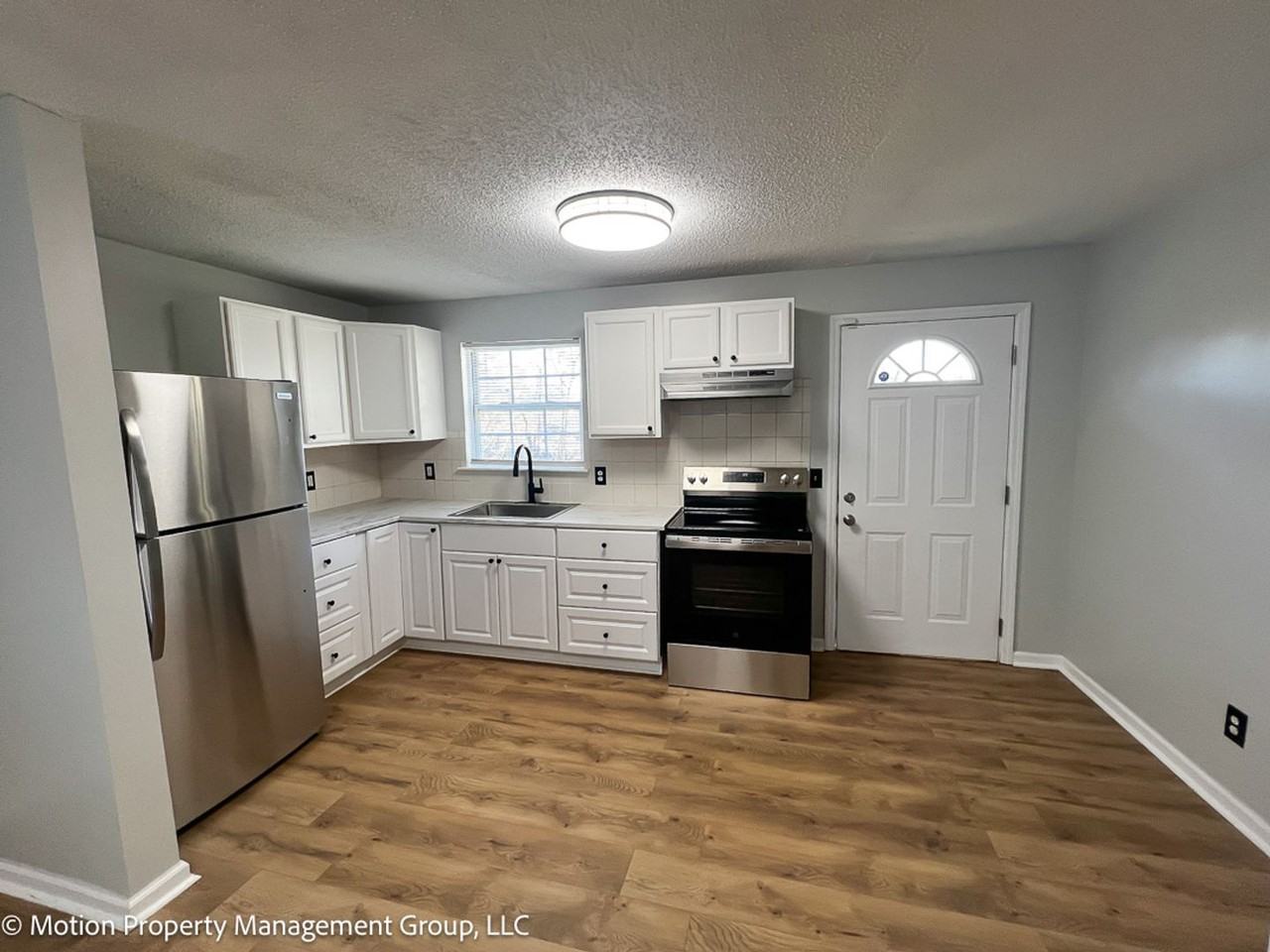 2407 N Chamberlain Ave - Photo 3 of 9