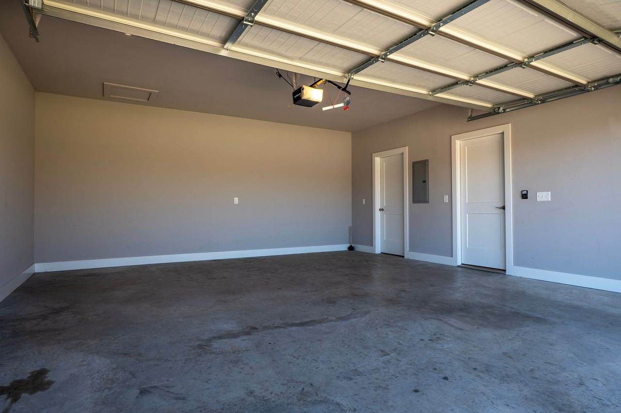 1713 Booker Cir - Photo 3 of 25