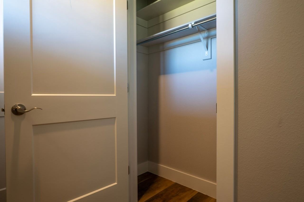 1713 Booker Cir - Photo 5 of 25