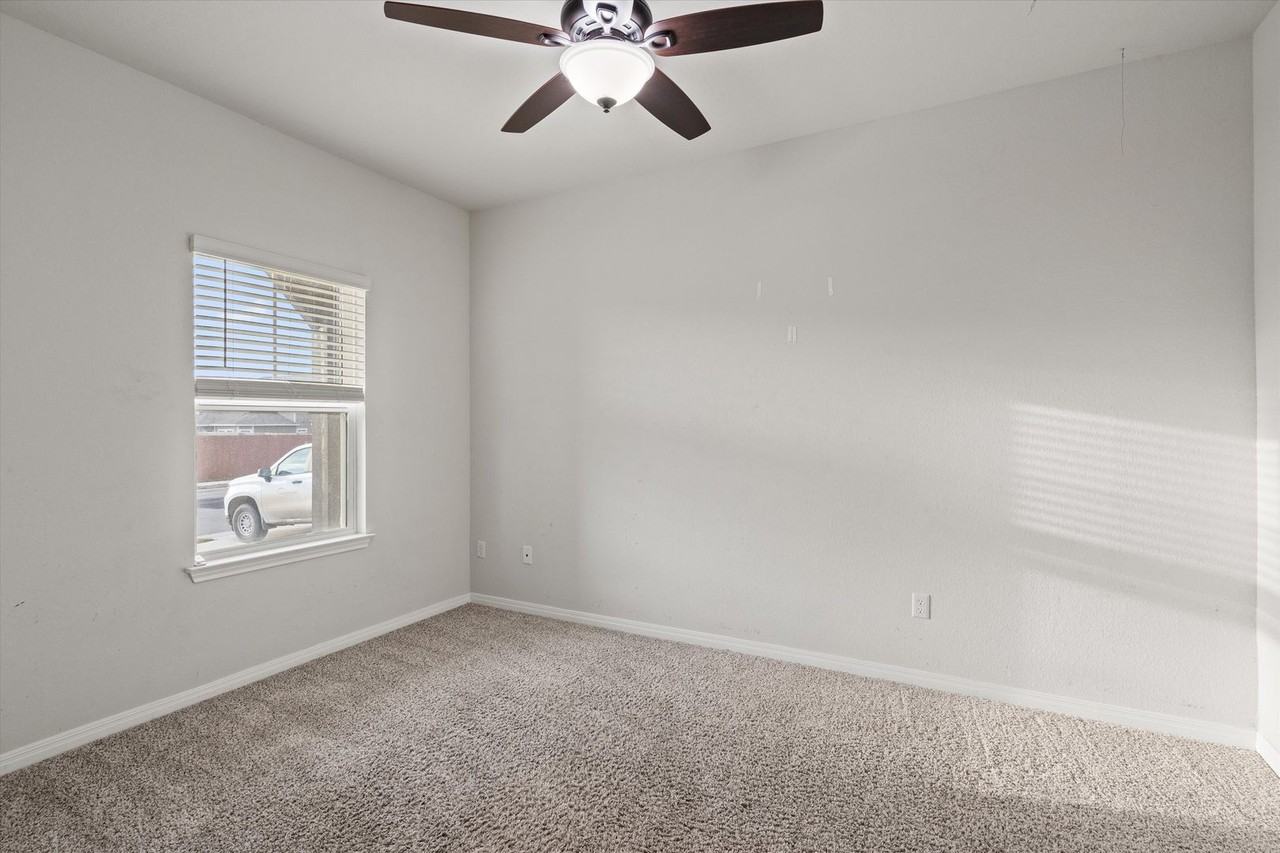 204 Jordan Valley Dr - Photo 4 of 39