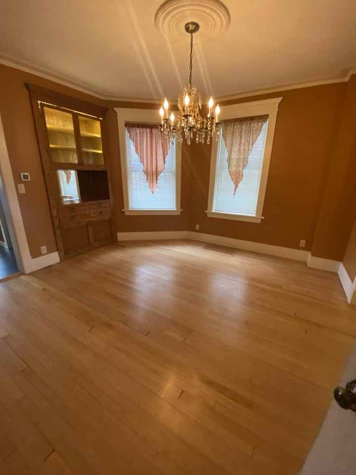 125 N 9th Ave E - Photo 3 of 31