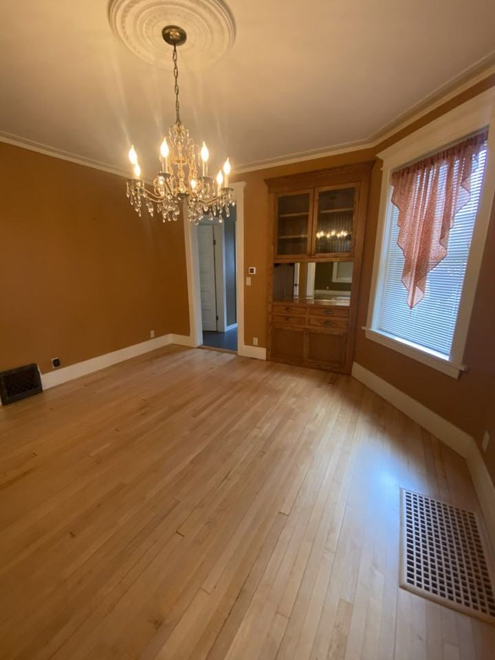 125 N 9th Ave E - Photo 4 of 31