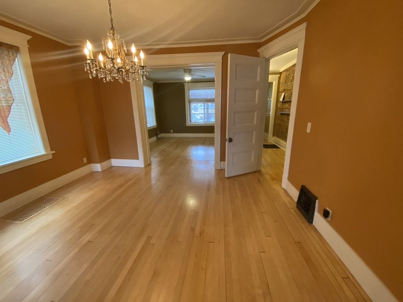 125 N 9th Ave E - Photo 5 of 31