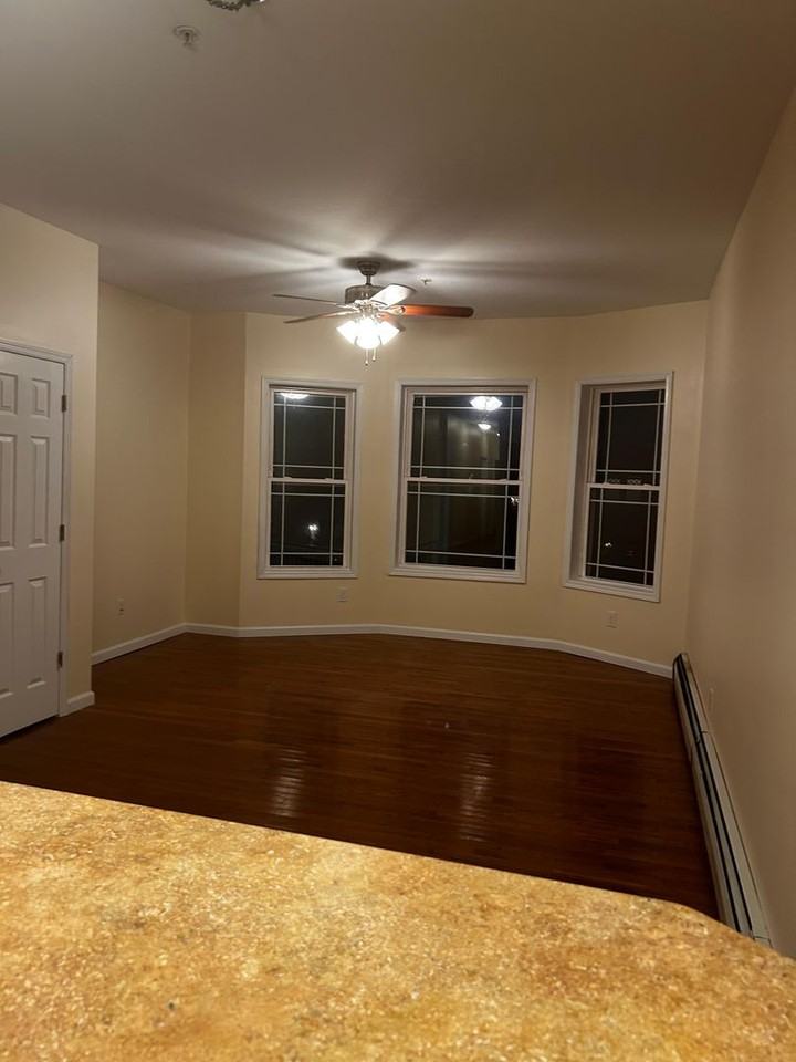 1326 E Gibson St - Photo 2 of 17