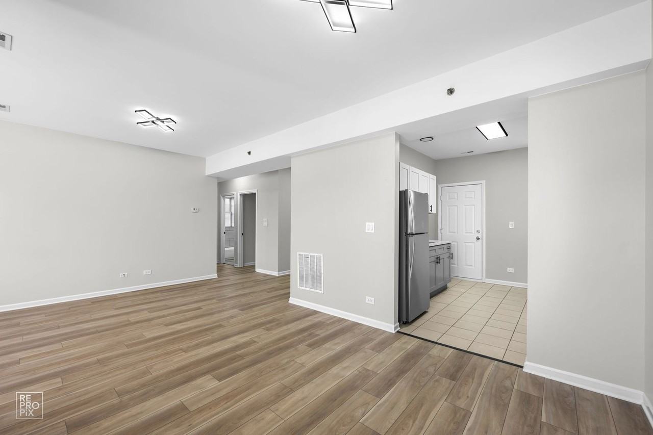 111 Garfield Ave Oak Park, IL 60304 - Photo 6 of 11