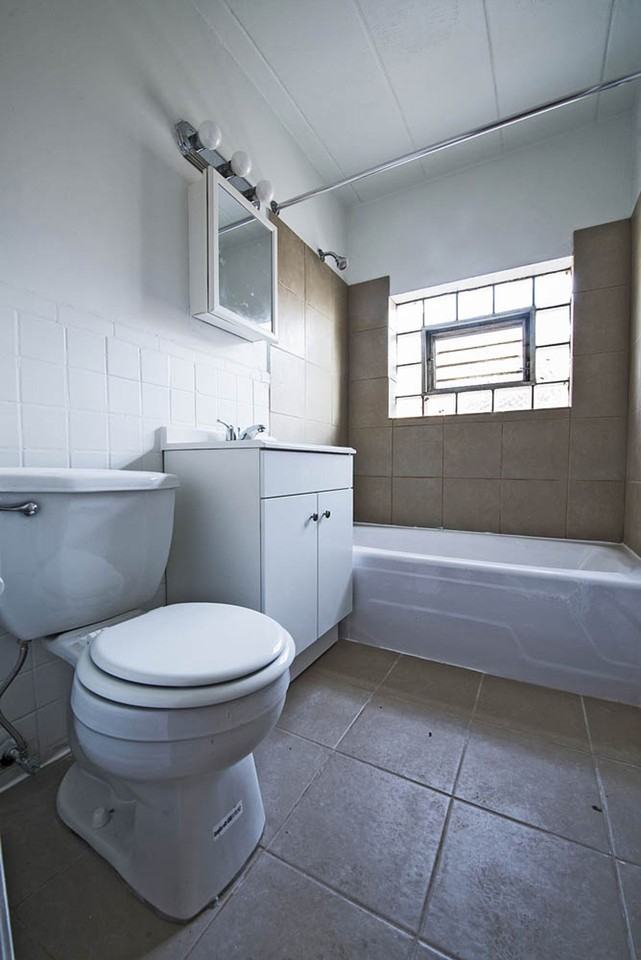 12507 S Ashland Ave Calumet Park, IL 60827 - Photo 5 of 35