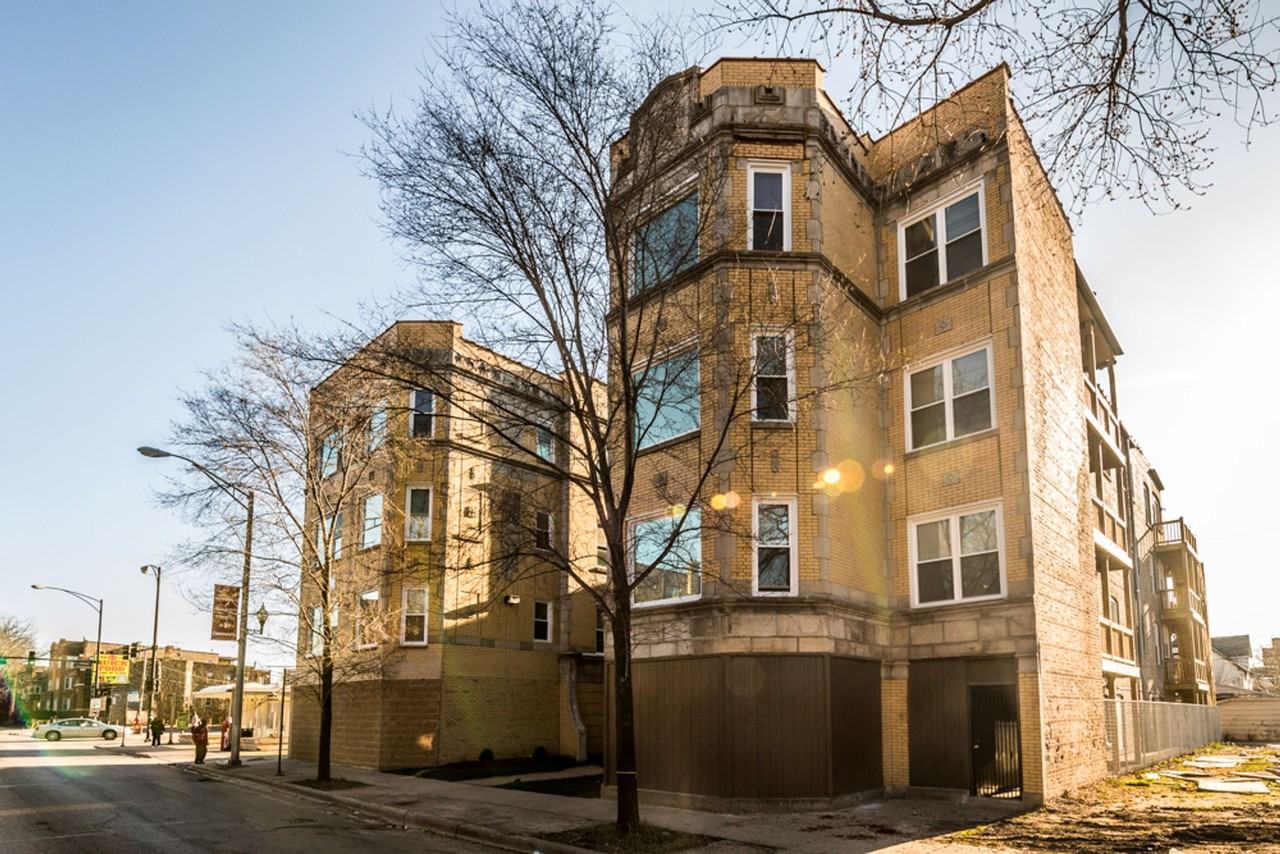 1145 N Austin - Photo 2 of 20