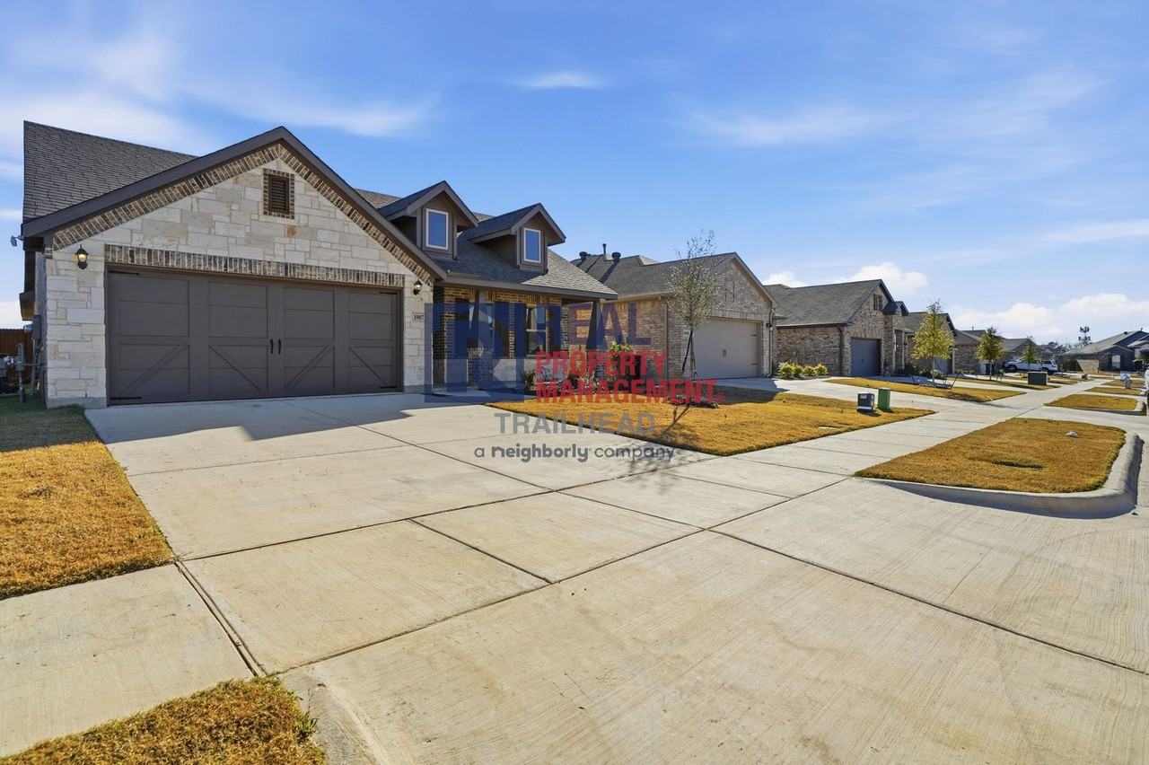 1907 Seminole Dr - Photo 3 of 32