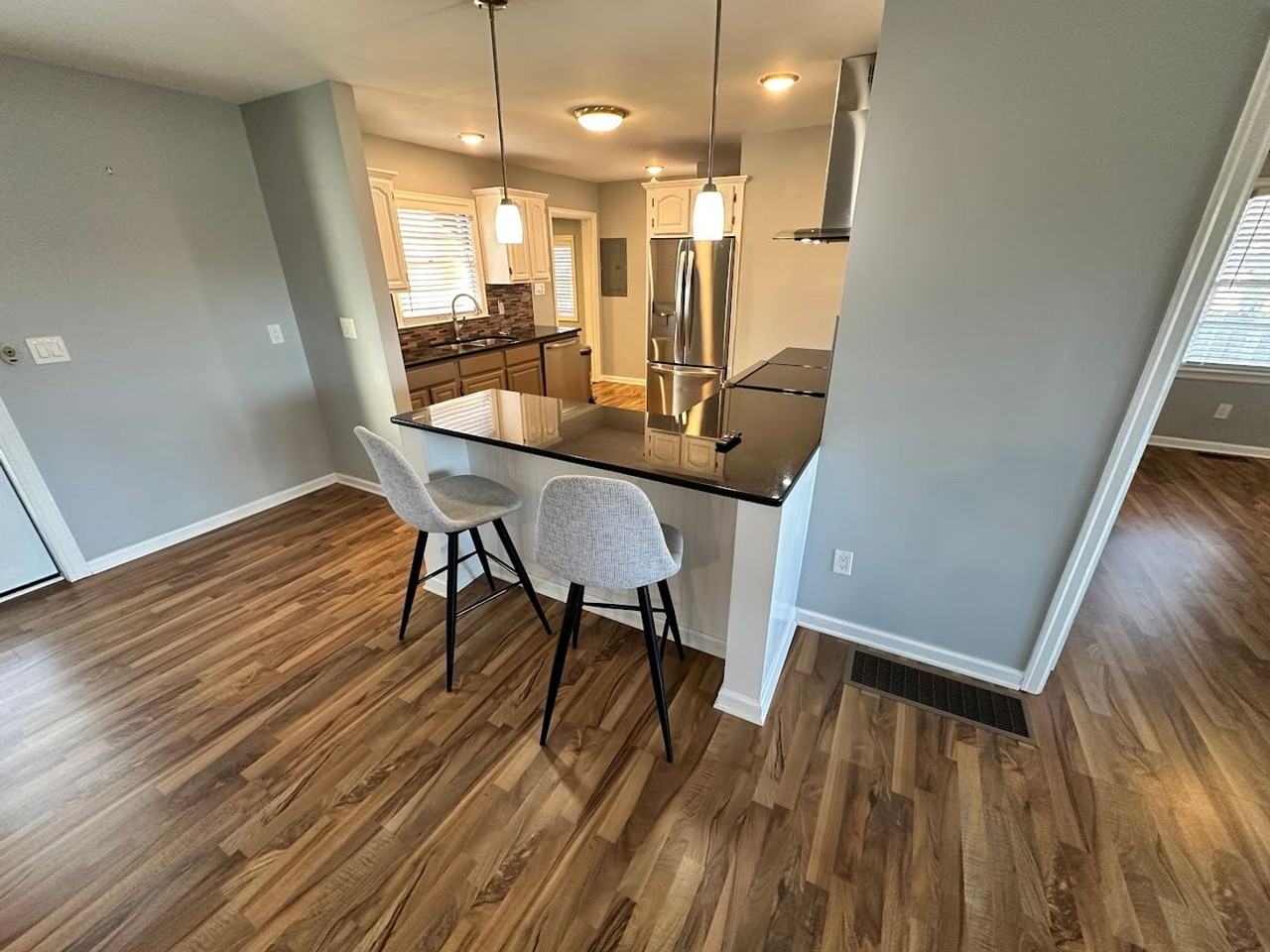 238 Reed Ln - Photo 3 of 25